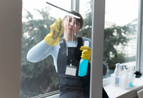 Nettoyage de vitres intérieures et extérieures à Rungis